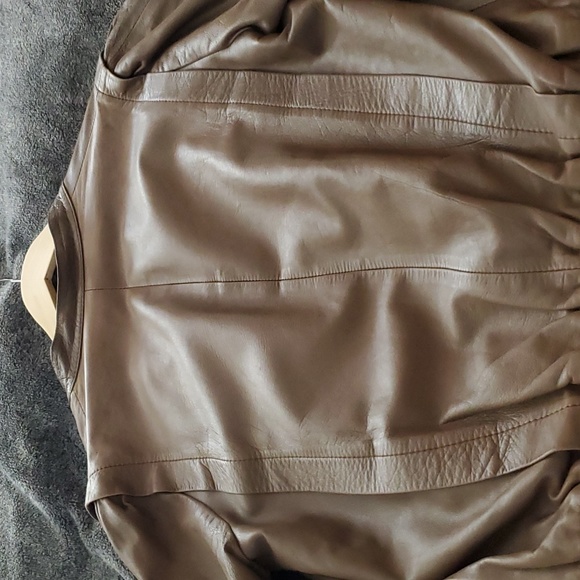 Leather jacket - Picture 5 of 7